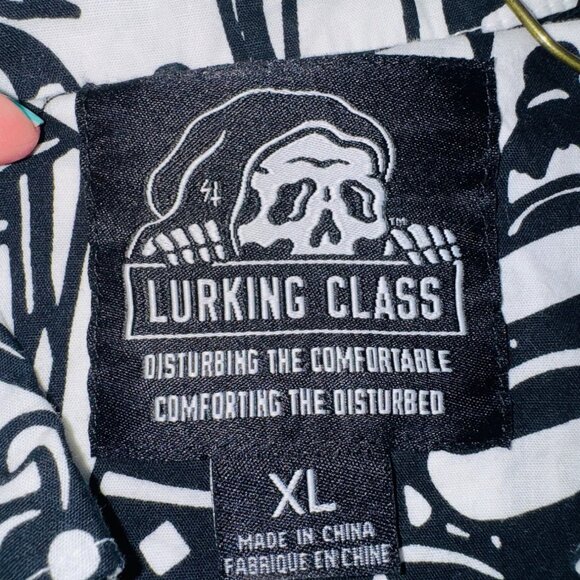Lurking Class Daggers Black White Graphic Short-Sleeve Button-Up Shirt XL Goth - Picture 4 of 11